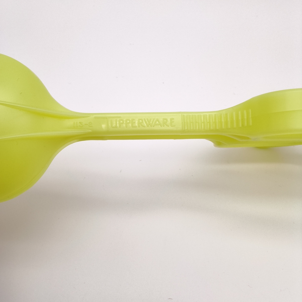 Vintage Tupperware Salad Tongs | 1950s Yellow MCM Serving Utensils - Picture 2 of 11